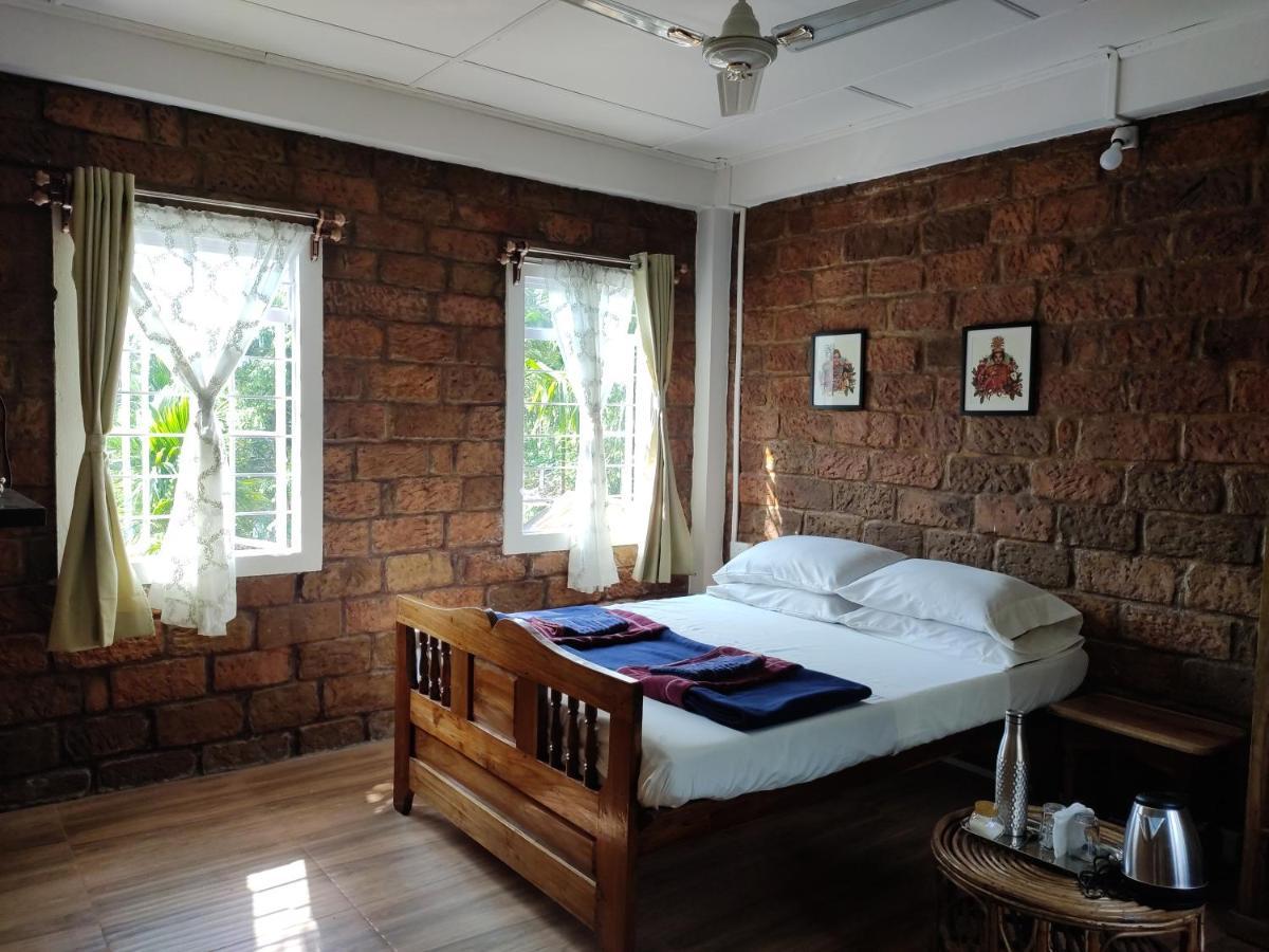The Rustic Cottage - Homestay Черапунджи Екстериор снимка